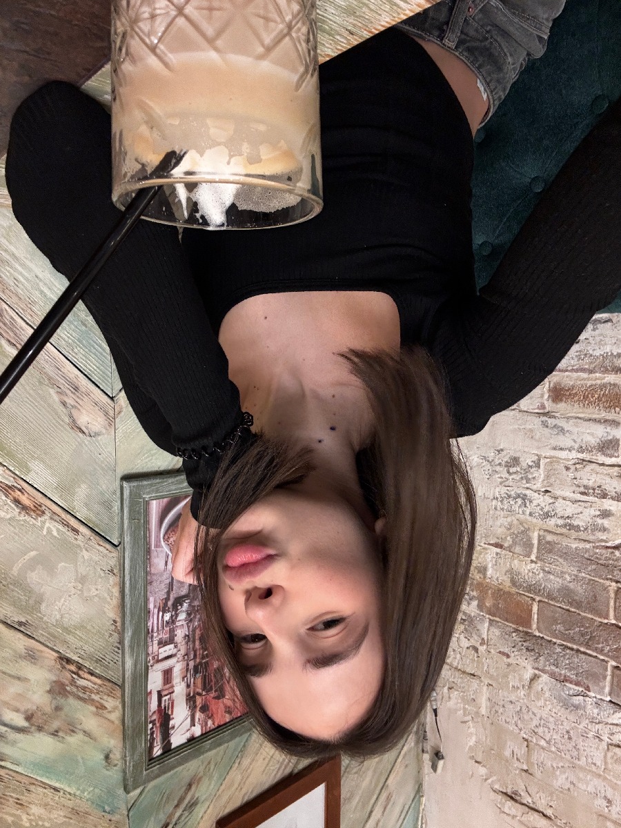 Fresh photos, fresh mood — Tina online in Tijuana